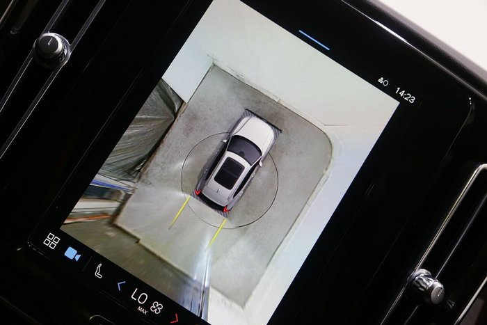 2022 Volvo XC40 Ultimate B4 Bright