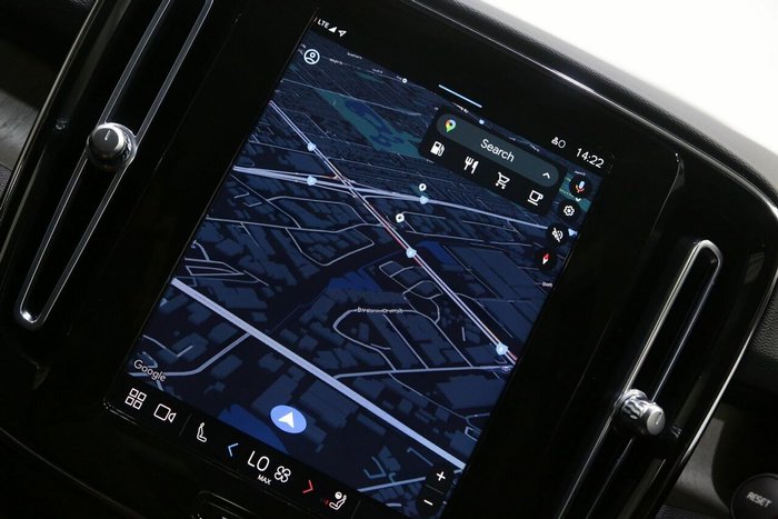 2022 Volvo XC40 Ultimate B4 Bright