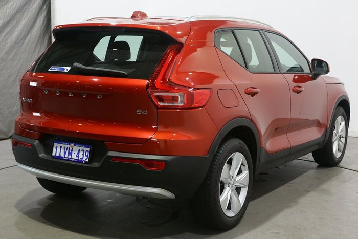 2022 Volvo XC40 Ultimate B4 Bright