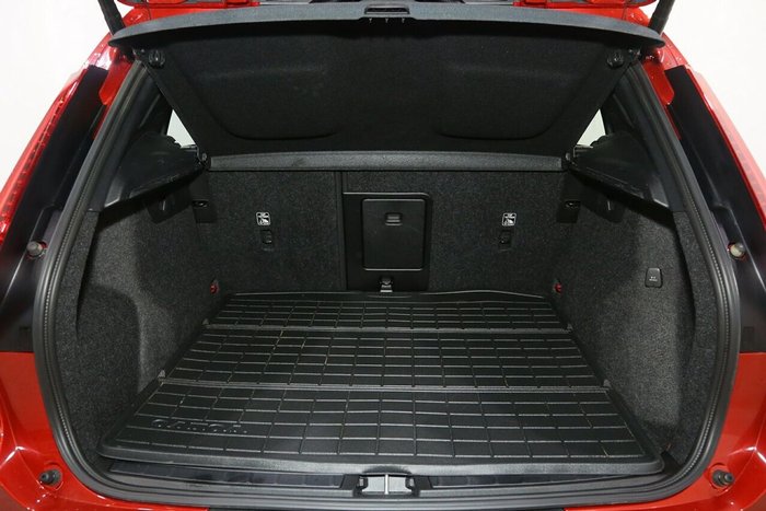 2022 Volvo XC40 Ultimate B4 Bright