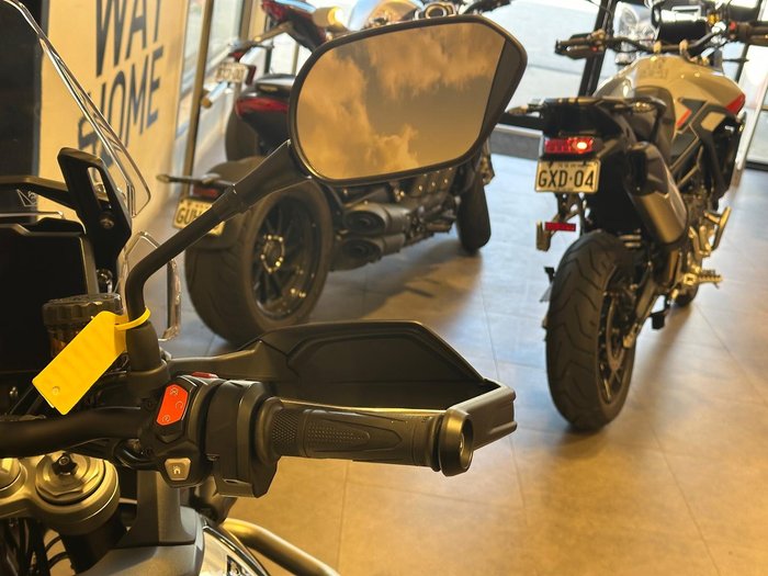 2024 Triumph Tiger 900 GT Pro Tiger White