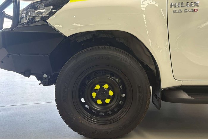 2025 Toyota Hilux SR