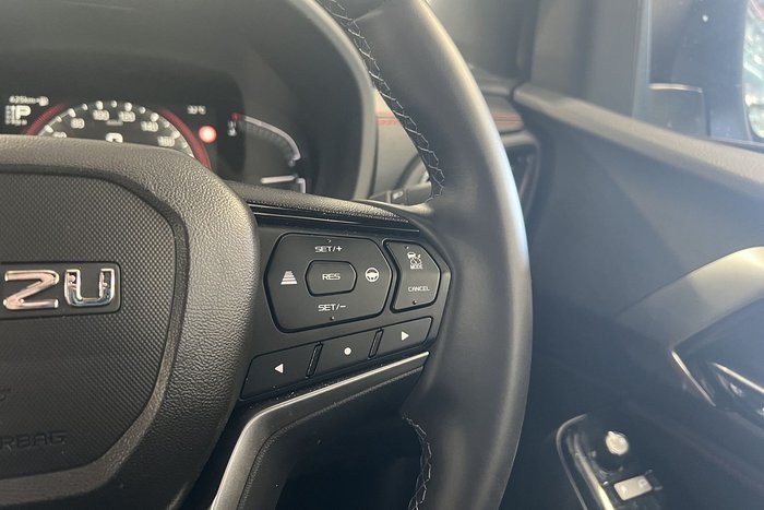 2025 Isuzu MU-X X-TERRAIN