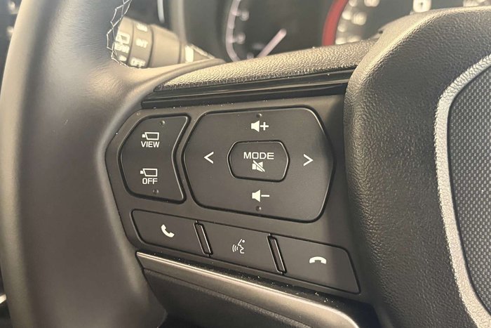 2025 Isuzu MU-X X-TERRAIN