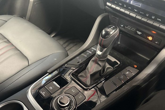 2025 Isuzu MU-X X-TERRAIN