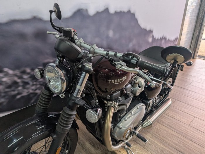 2018 Triumph BONNEVILLE BOBBER BRONZE