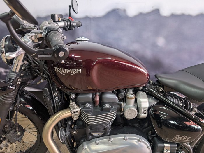 2018 Triumph BONNEVILLE BOBBER BRONZE