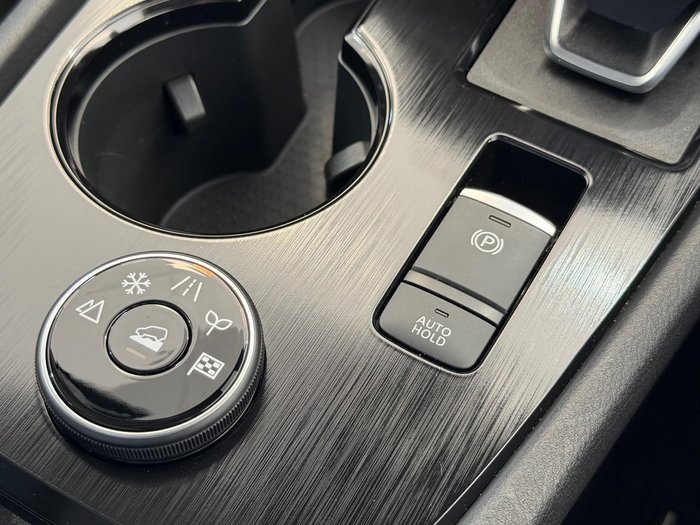 2025 Nissan X-TRAIL ST