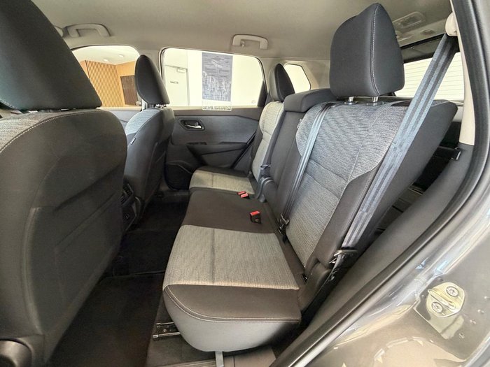 2025 Nissan X-TRAIL ST