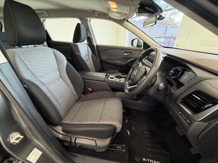 2025 Nissan X-TRAIL ST
