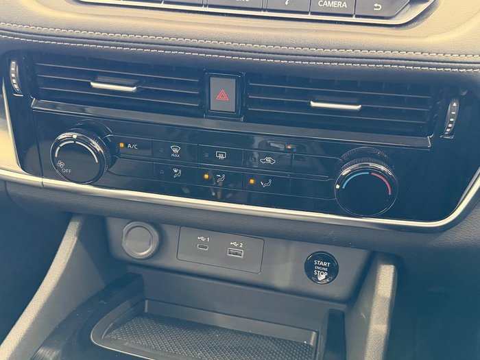 2025 Nissan X-TRAIL ST