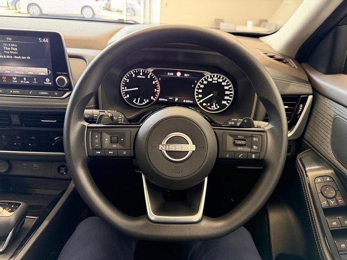 2025 Nissan X-TRAIL ST