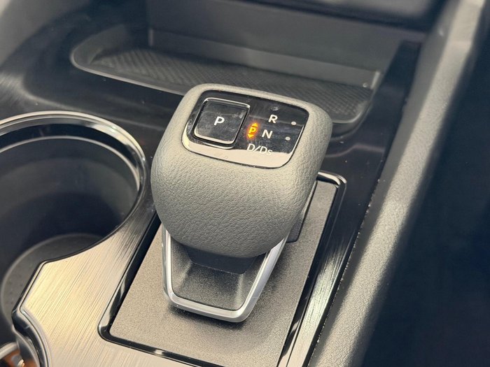 2025 Nissan X-TRAIL ST