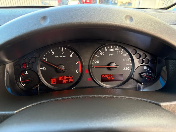 2011 Nissan Navara ST D40 MY11 4X4 Dual Range Polar White