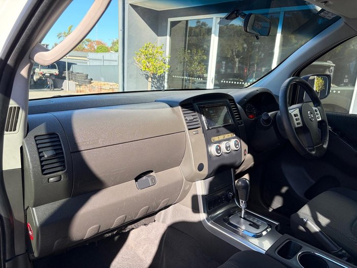 2011 Nissan Navara ST D40 MY11 4X4 Dual Range Polar White