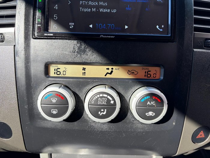 2011 Nissan Navara ST D40 MY11 4X4 Dual Range Polar White