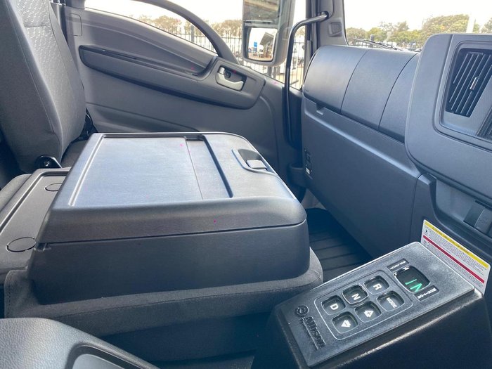 2025 Isuzu F Series 260-300