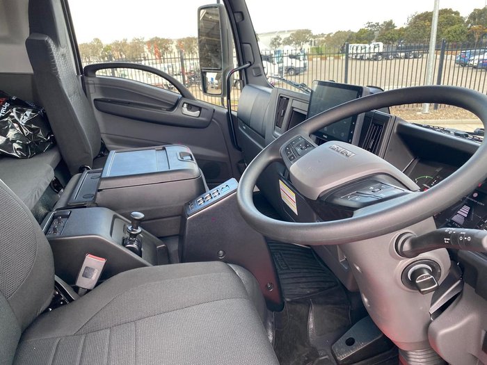 2025 Isuzu F Series 260-300