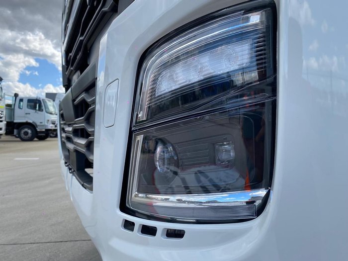 2025 Isuzu F Series 260-300