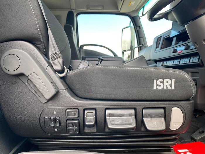 2025 Isuzu F Series 260-300