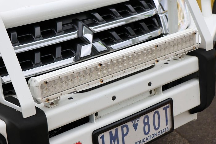 2017 Mitsubishi Pajero GLX NX MY17 4X4 Dual Range White