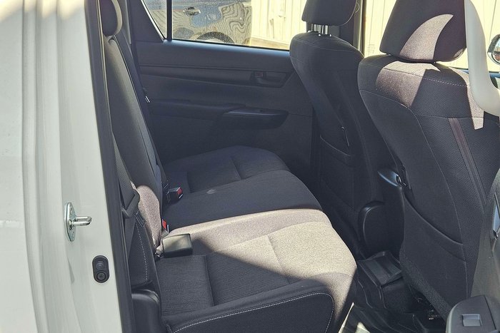 2023 Toyota Hilux SR