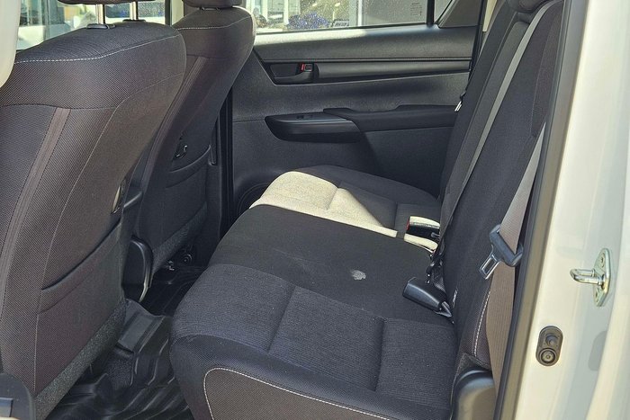 2023 Toyota Hilux SR