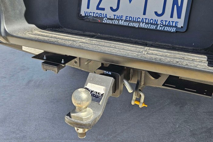 2023 Toyota Hilux SR