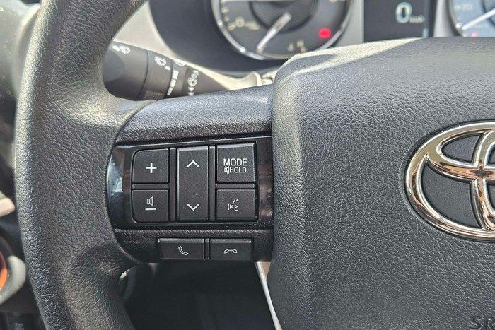 2023 Toyota Hilux SR