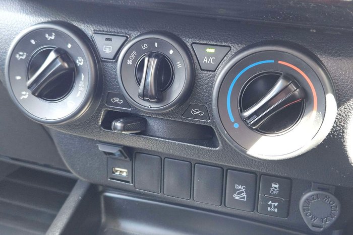 2023 Toyota Hilux SR