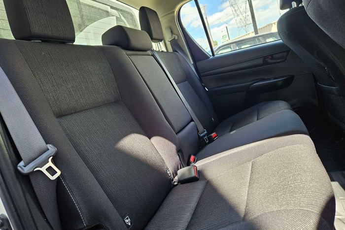 2023 Toyota Hilux SR