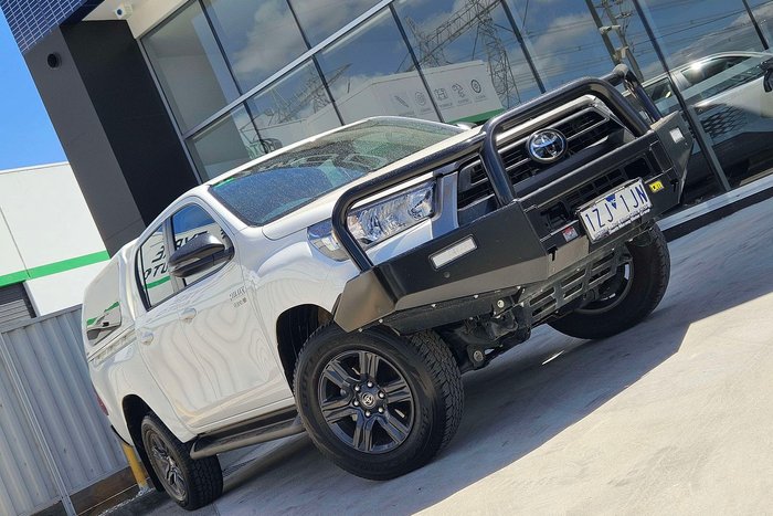 2023 Toyota Hilux SR