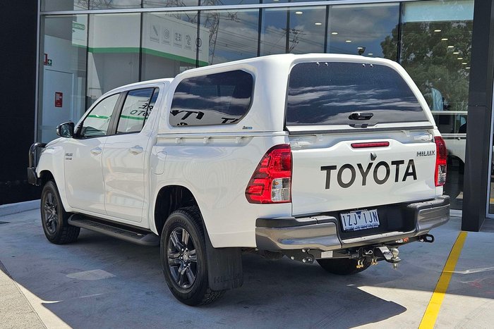 2023 Toyota Hilux SR