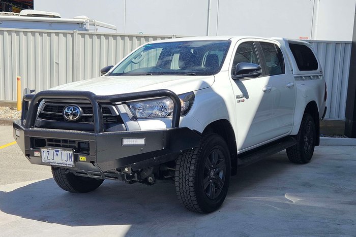 2023 Toyota Hilux SR