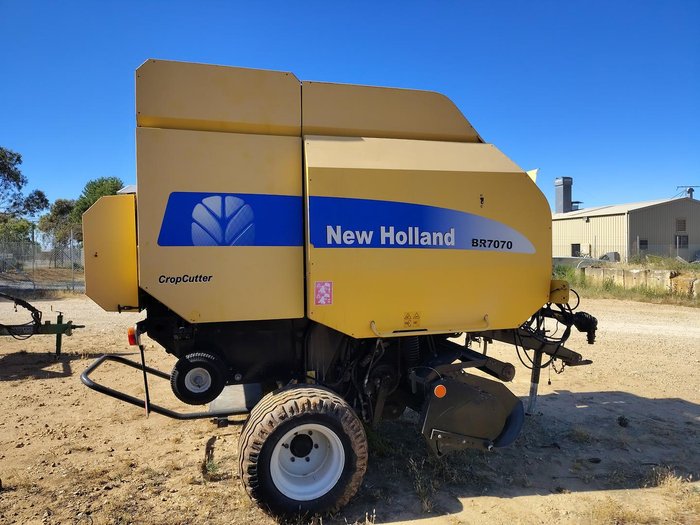 2009 New Holland Br7070