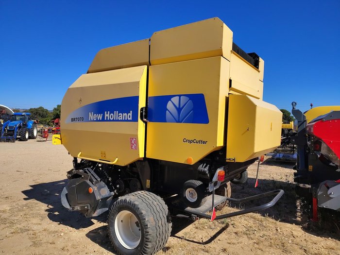 2009 New Holland Br7070