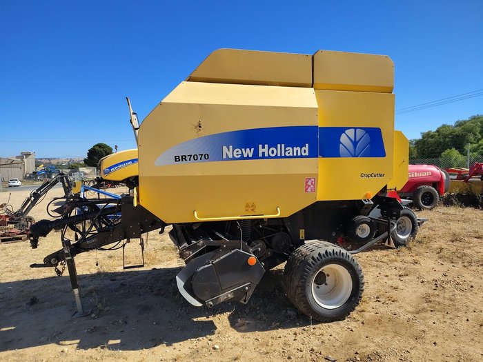 2009 New Holland Br7070