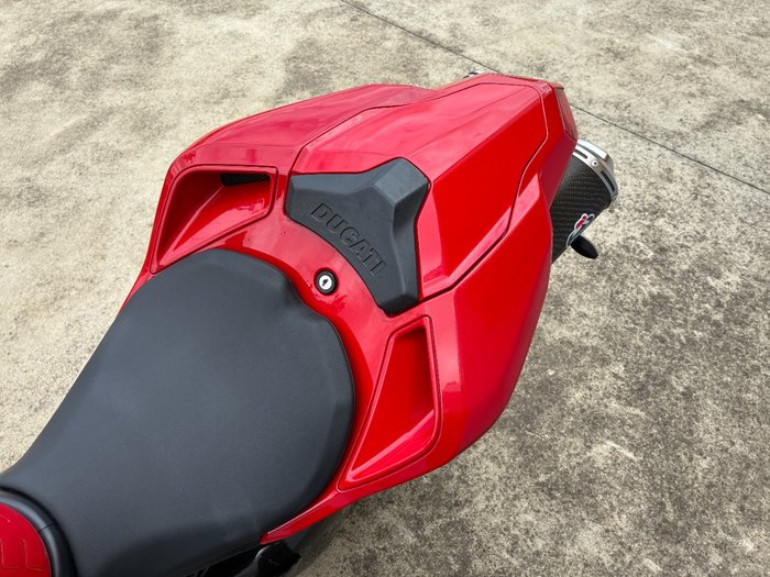 2008 DUCATI 848 Red