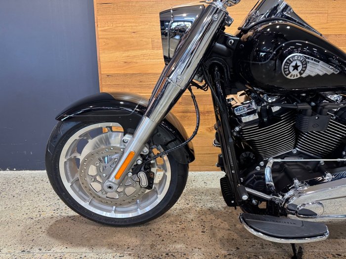 2025 Harley-davidson FLFB FAT BOY (117) Vivid Black