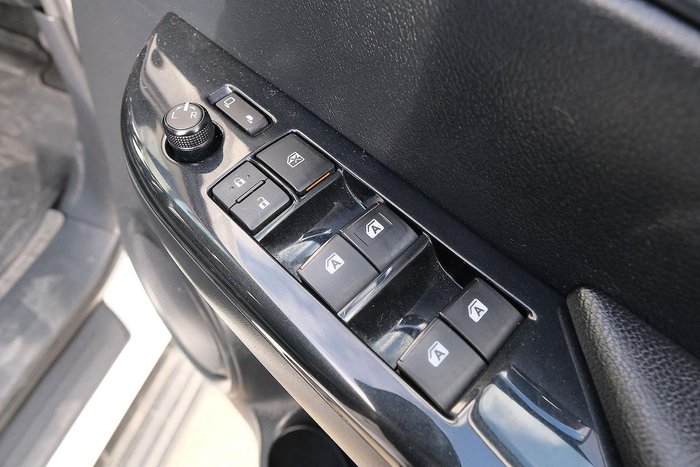 2020 Toyota Hilux SR5