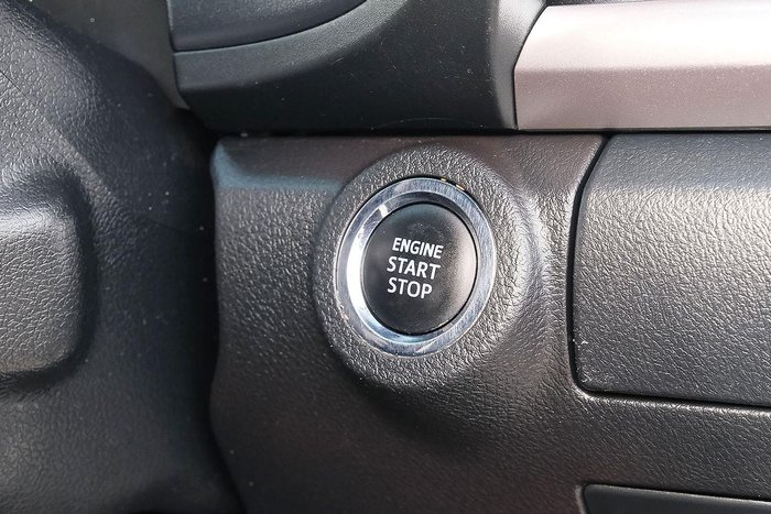 2020 Toyota Hilux SR5