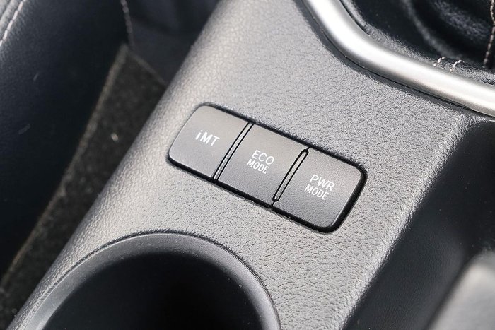 2020 Toyota Hilux SR5