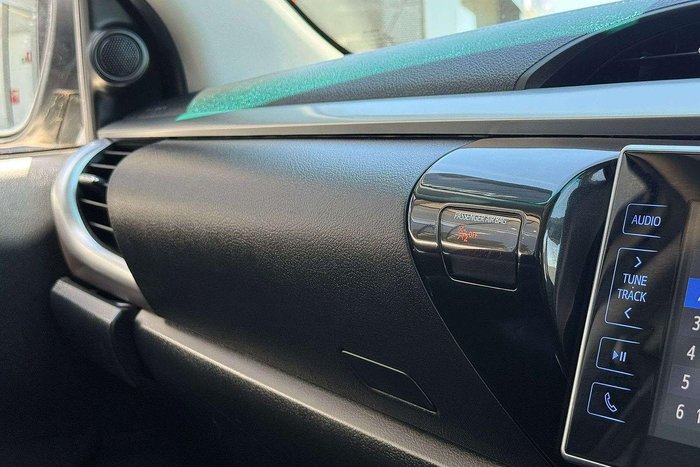 2020 Toyota Hilux SR5