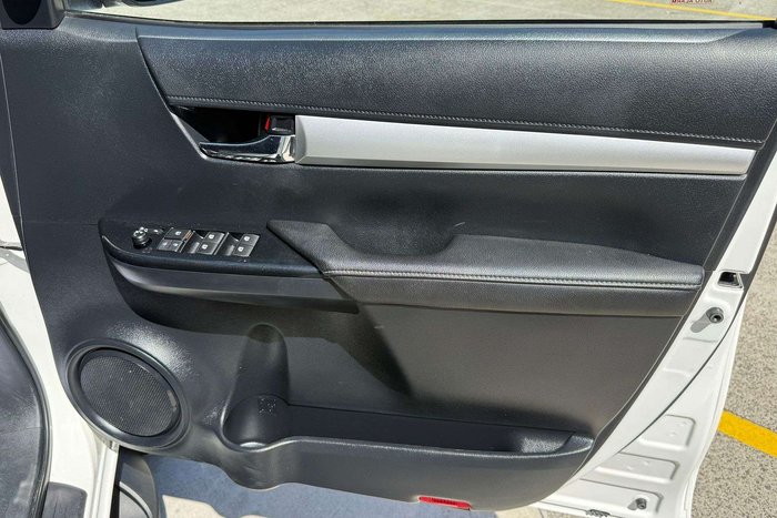 2020 Toyota Hilux SR5