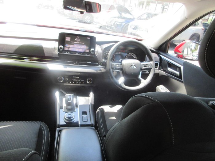 2023 Mitsubishi Outlander ES