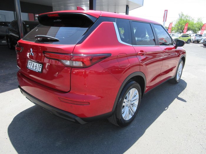 2023 Mitsubishi Outlander ES