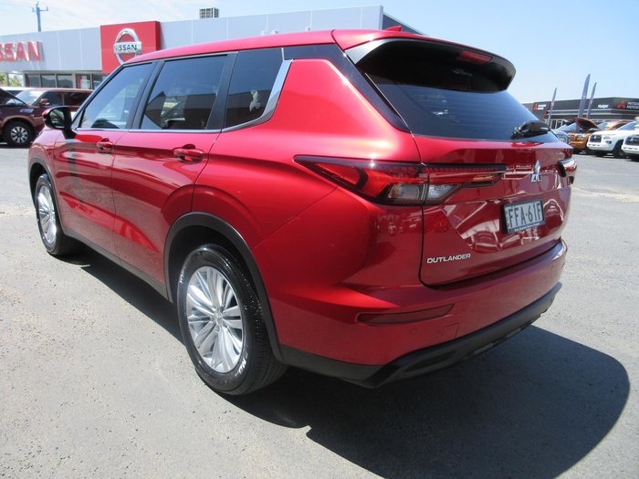 2023 Mitsubishi Outlander ES