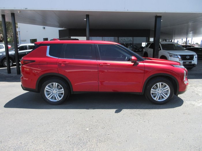 2023 Mitsubishi Outlander ES