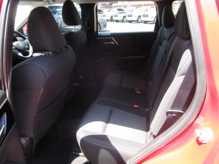 2023 Mitsubishi Outlander ES