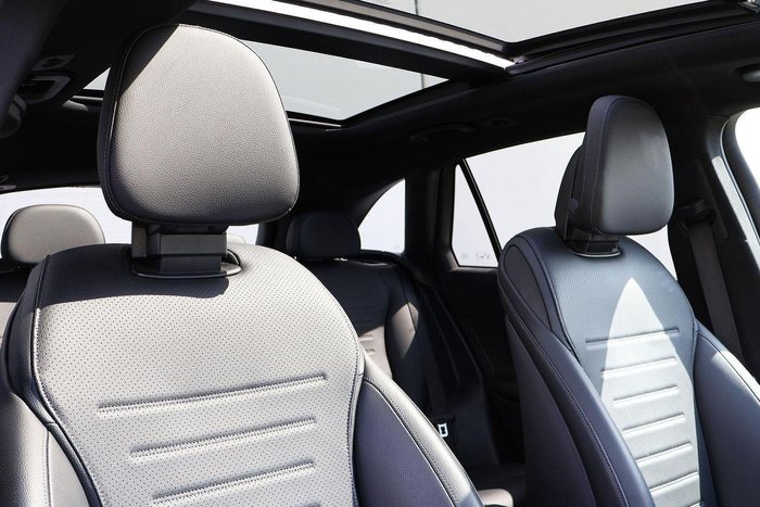 2024 Mercedes-Benz GLC-Class GLC300